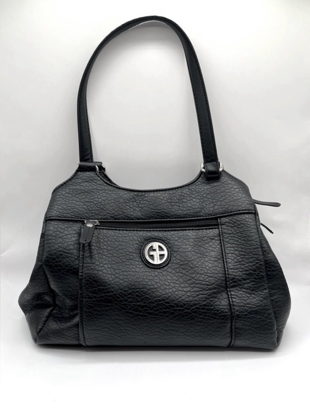 Giani Bernini Women’s Black Pebbled Non-Leather Material. Double Flat Straps.